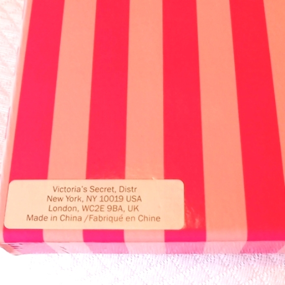 REDUCED!Victoria's Secret NWT Ladies Bracelet Crystal Angel Wing Toggle Closure - Picture 8 of 9